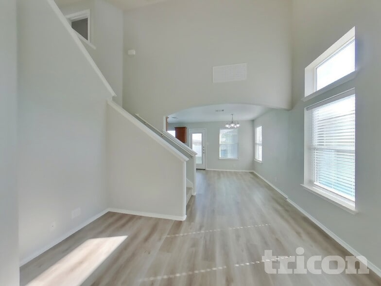 Building Photo - 18521 Mammoth Cave Blvd