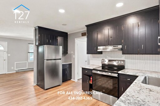 Building Photo - Charming 2 Bed/1 Bath Property in Quiet Neighborhood