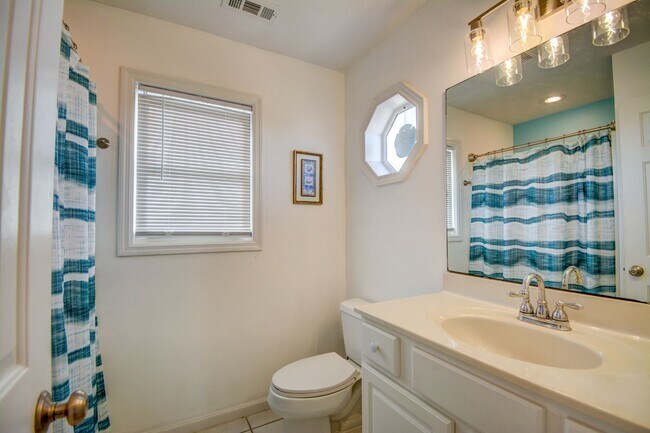 Building Photo - OCEAN FRONT *Off Season Rental* Fully Furn...