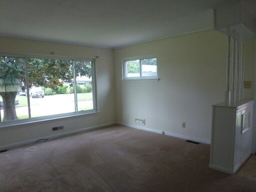 Building Photo - 8412 Norristown Dr