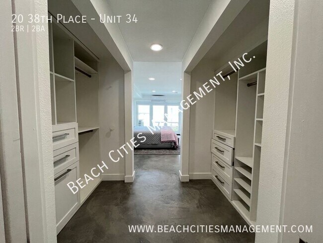 Building Photo - 20 38th Pl