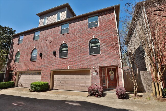 Building Photo - 1311 Bingham St