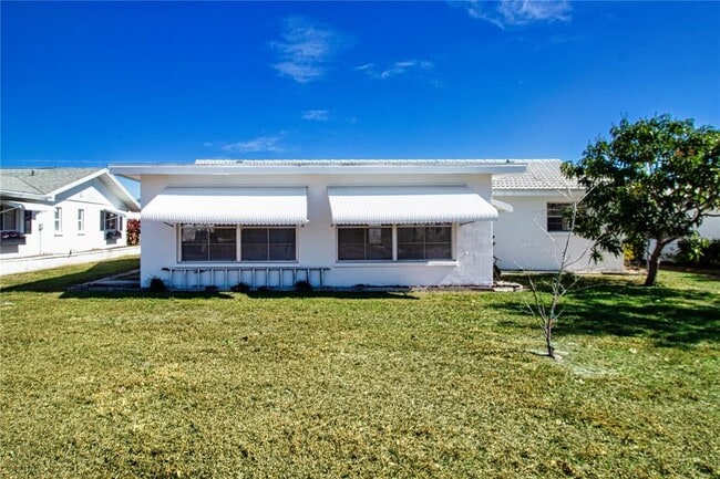 Building Photo - 802 Buttonwood Dr