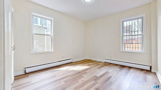 Building Photo - 112 Greenwood St