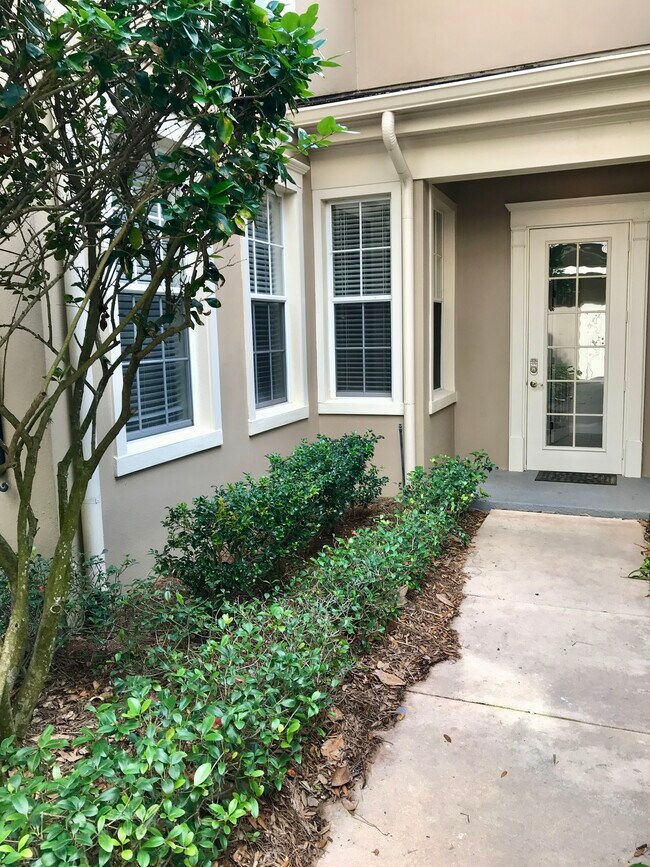 Building Photo - 1308 Lake Baldwin Ln