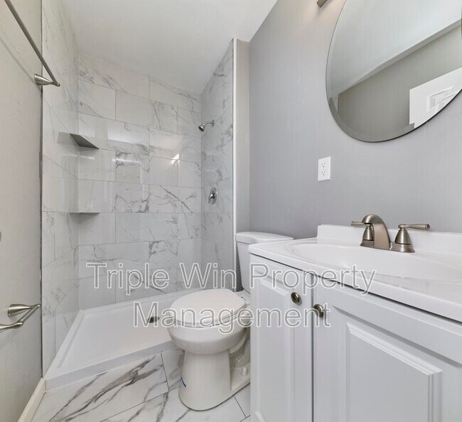Building Photo - 2400 E Humes Ln