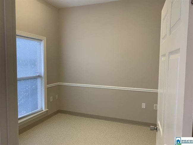 Building Photo - 490 Wildwood Cir N