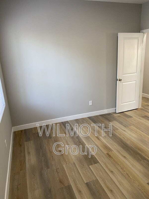 Building Photo - 931 N Beville Ave