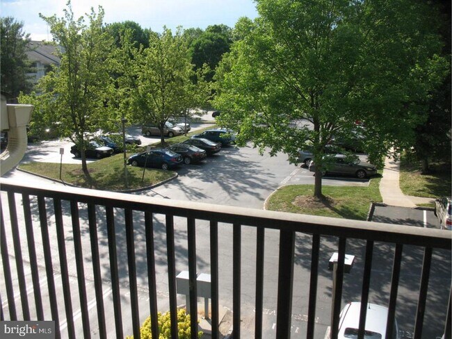 Building Photo - 10 Joyner Ct