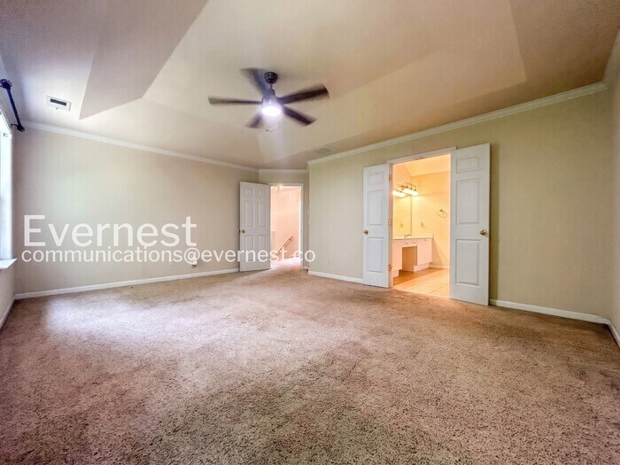 Building Photo - 5995 Chinook Ct