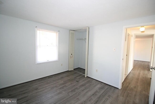 Building Photo - 1378 Rollinghouse Dr