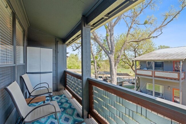 Building Photo - 1101 Hollow Creek Dr