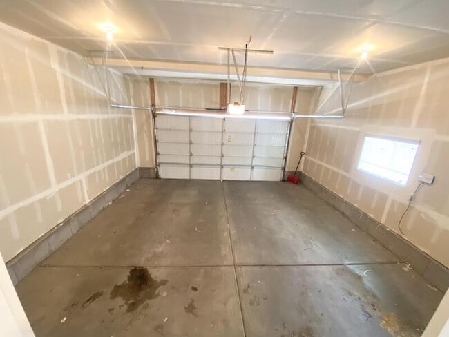 Building Photo - 521 N 20 W