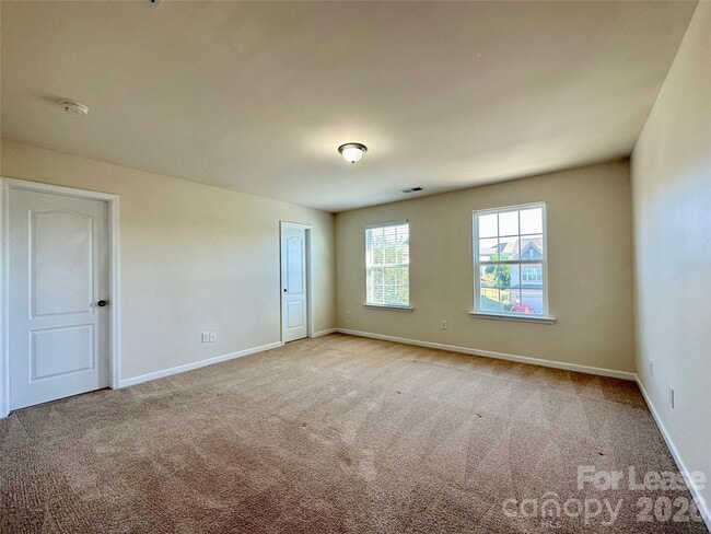 Building Photo - 1218 Clingman Dr