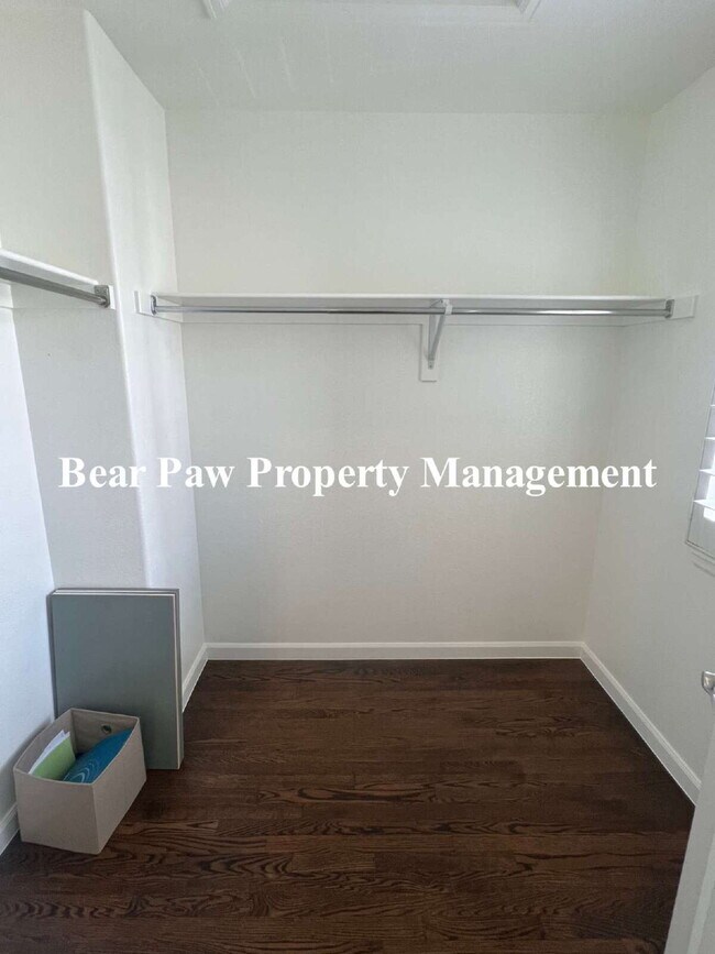 Building Photo - Beautiful Townhome in Belmar!!