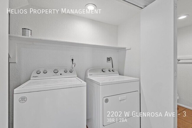 Building Photo - 2202 W Glenrosa Ave