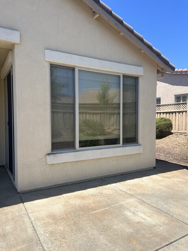 Building Photo - 1205 Shadow Glen Ln