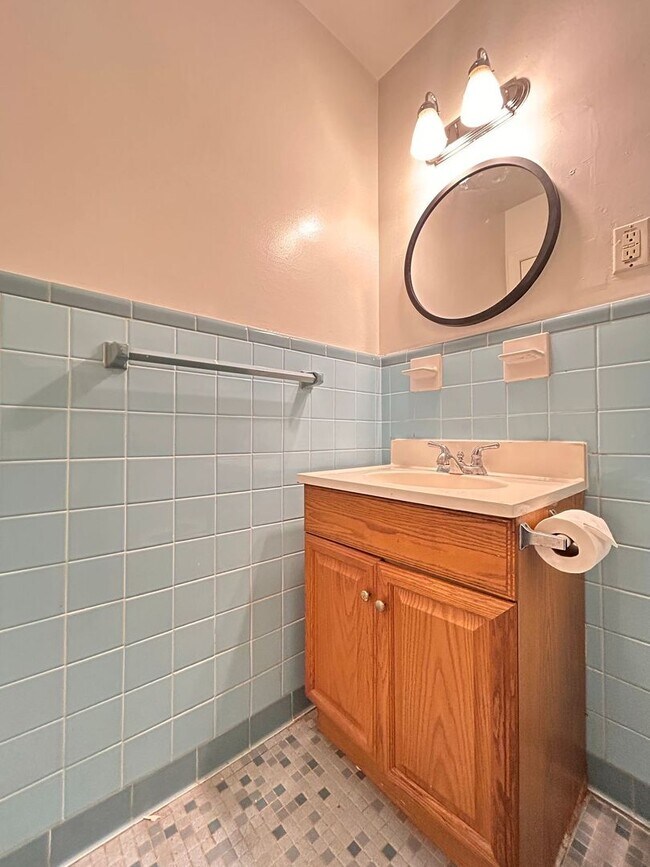 Building Photo - 3549 Seay Ave