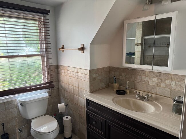 Building Photo - Lansdale Charming 4 Bedroom Cape Cod with ...