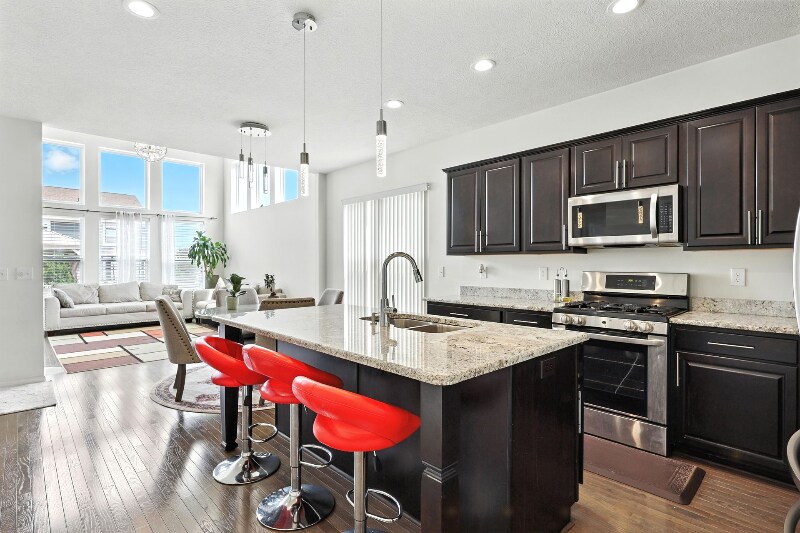 Building Photo - 5497 Mercier St