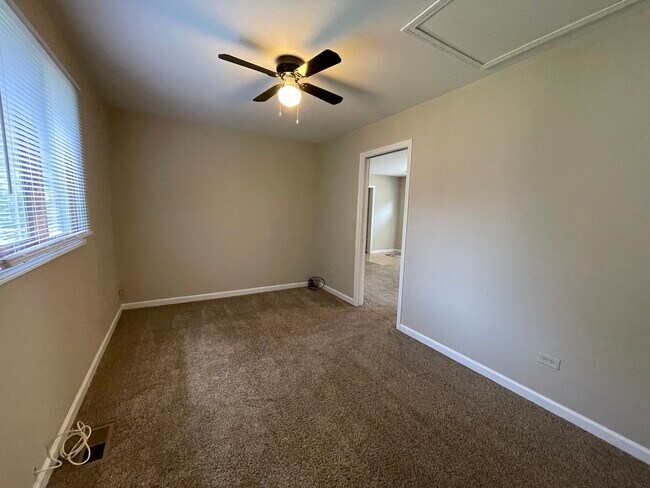 Building Photo - 16819 Forest View Dr