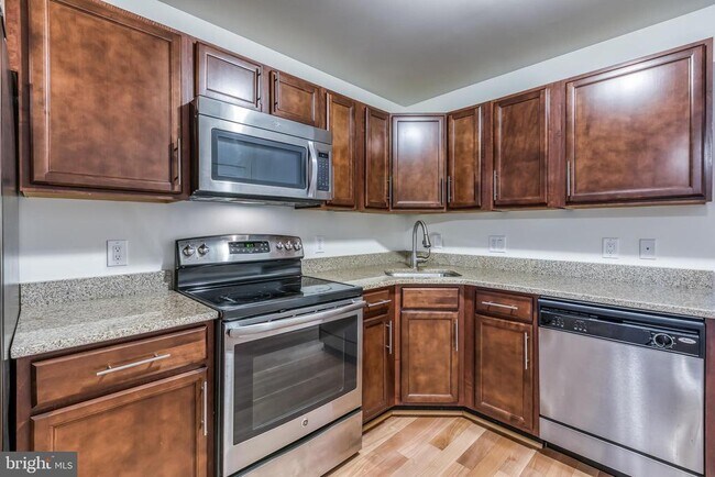 Building Photo - 4122 Haverford Ave