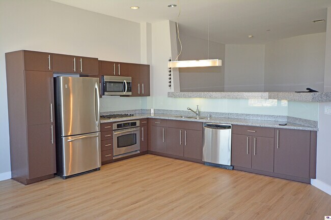 Building Photo - 1100 Wilshire Blvd