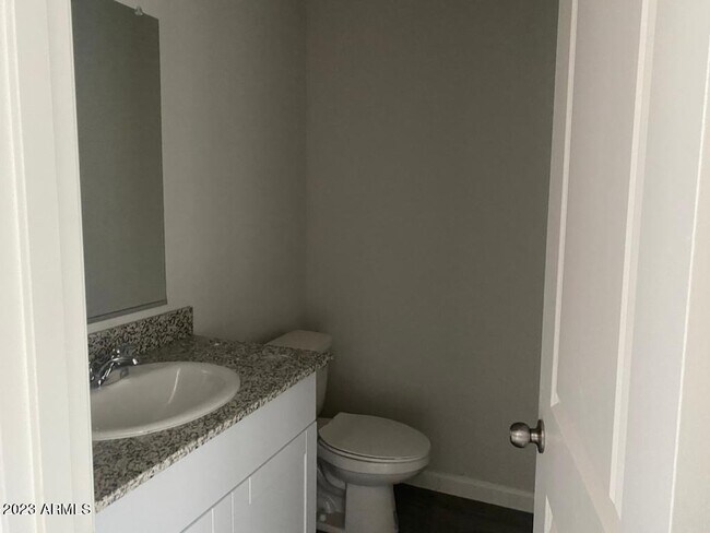 Building Photo - 815 Silvercreek Ln