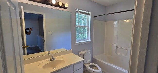 Building Photo - 3508 Selway Dr