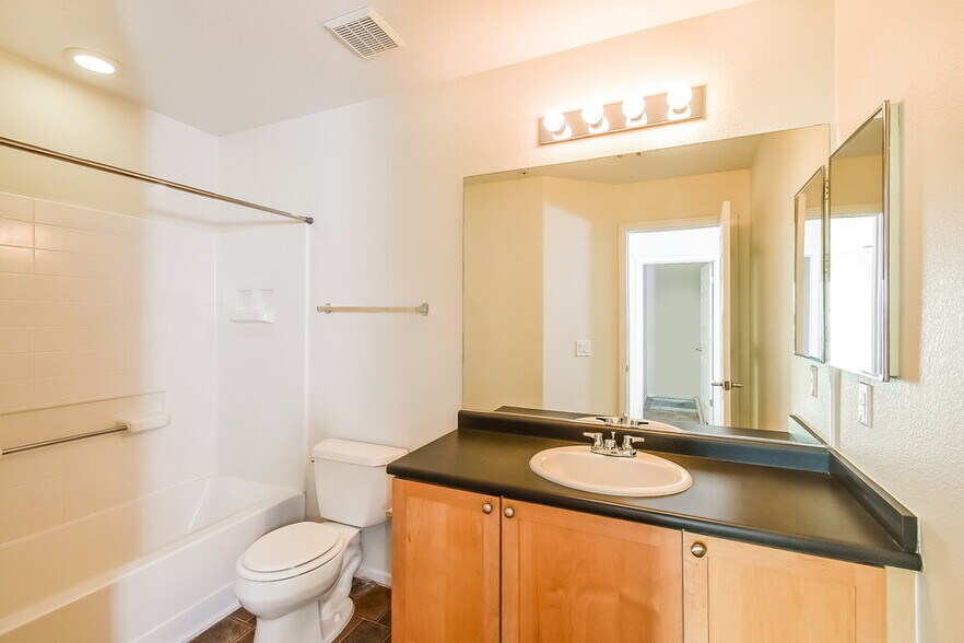 Building Photo - 7453 Showy Ct