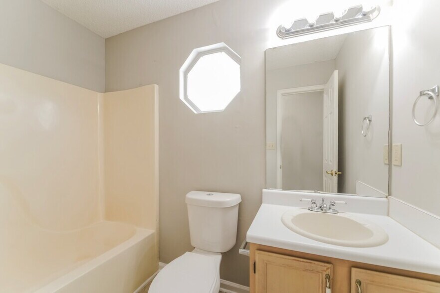 Building Photo - 1464 Cain Ct