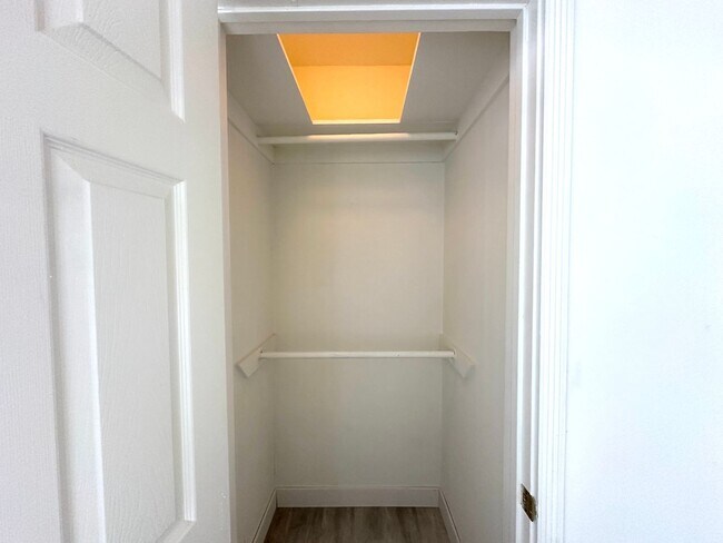 Building Photo - 12117 Pacific Ave