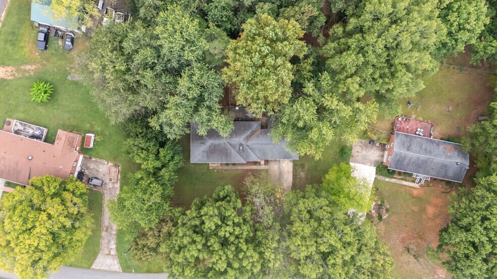 Building Photo - 5728 Nylon Dr