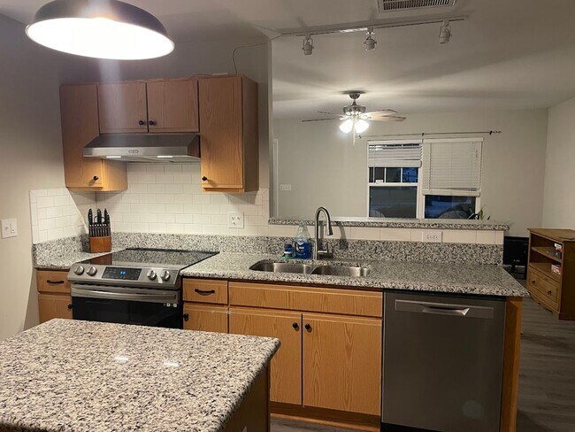 Building Photo - Comfortable 3BD, 2.5BA Raleigh Home with a 1-Car Attached Garage in an HOA Community with Amenities