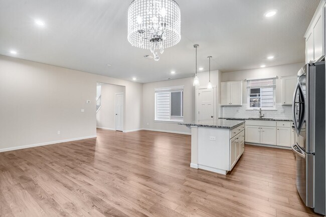 Building Photo - Beautiful 4 Bed, 3 Bath Rental Home in Hillsboro!