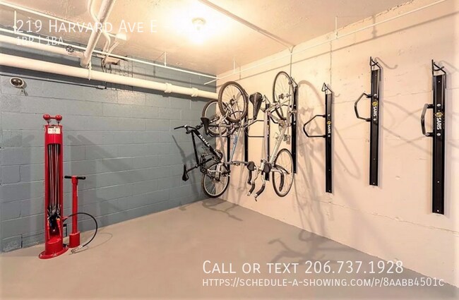 Building Photo - 219 Harvard Ave E