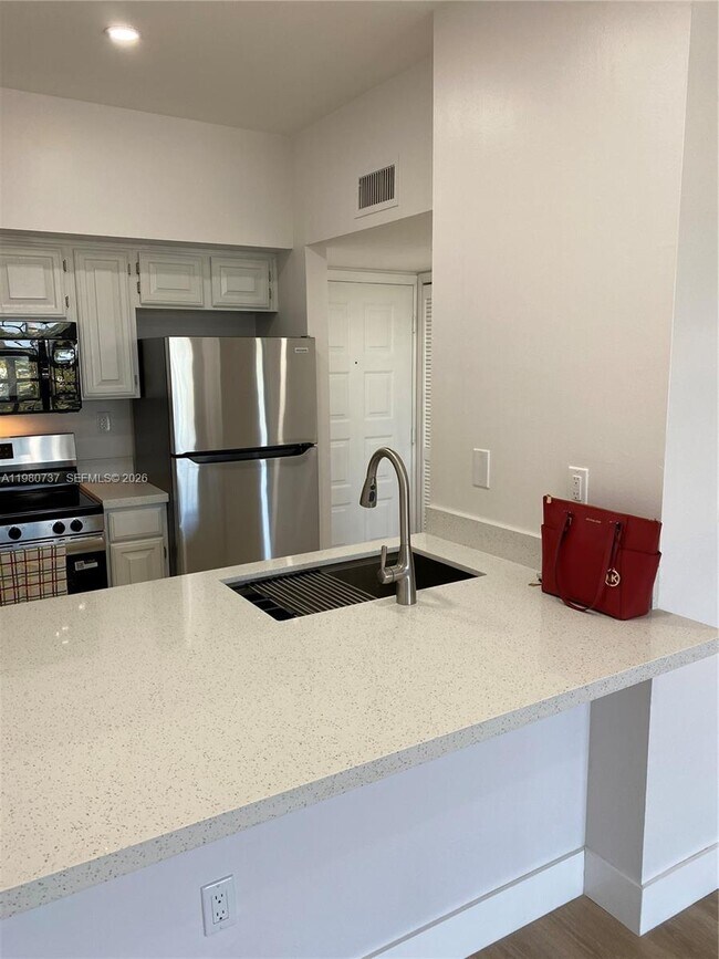 Building Photo - 1280 S Alhambra Cir