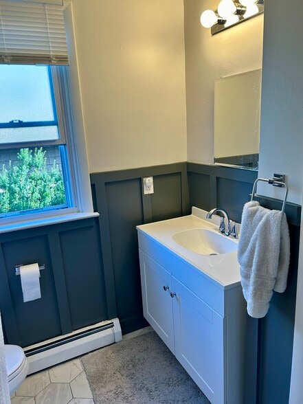 Building Photo - 133 Elm Ave