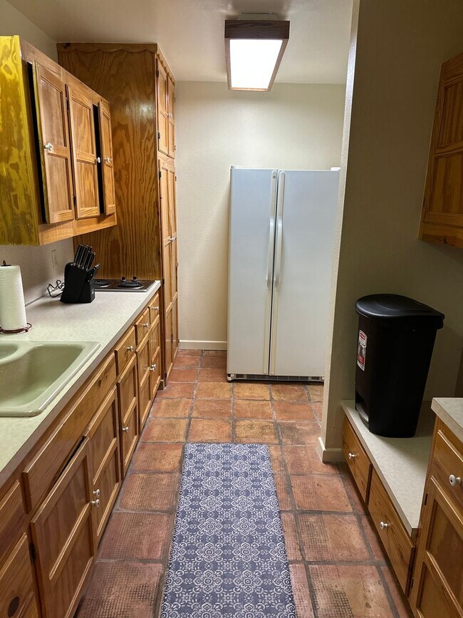 Building Photo - ONE BEDROOM, one bath, FULLY FURNISHED; ALL BILLS PAID