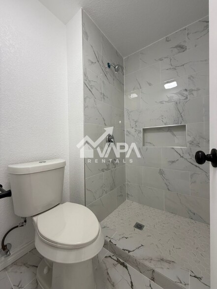 Building Photo - 4322 Las Cruces St