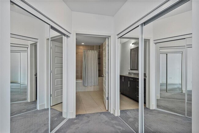 Building Photo - 1080 Peachtree St NE