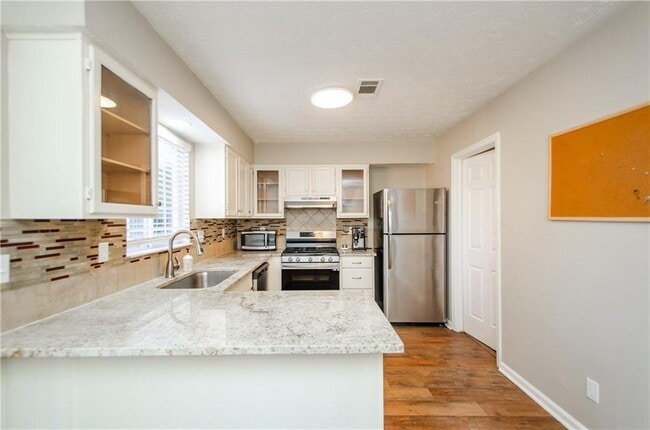 Building Photo - 1066 Wedgewood Ln
