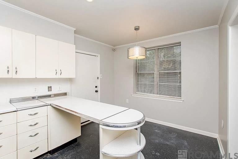 Building Photo - 1725 April St