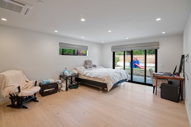 Building Photo - 3116 Calle Fresno