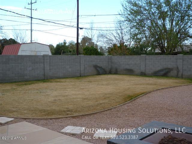 Building Photo - 2208 E Indianola Ave