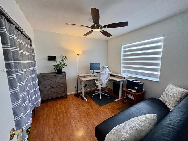 Building Photo - 8750 Royal Palm Blvd