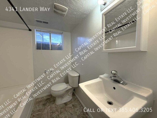 Building Photo - 4341 Lander Way