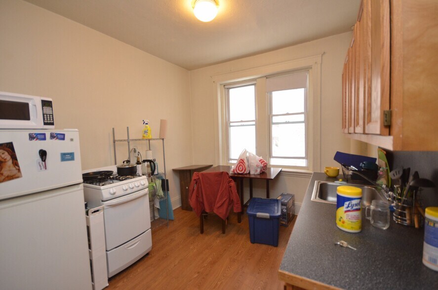 Primary Photo - 1377 Commonwealth Ave