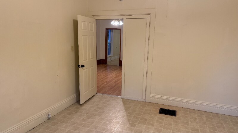 Building Photo - 412 E 5th St