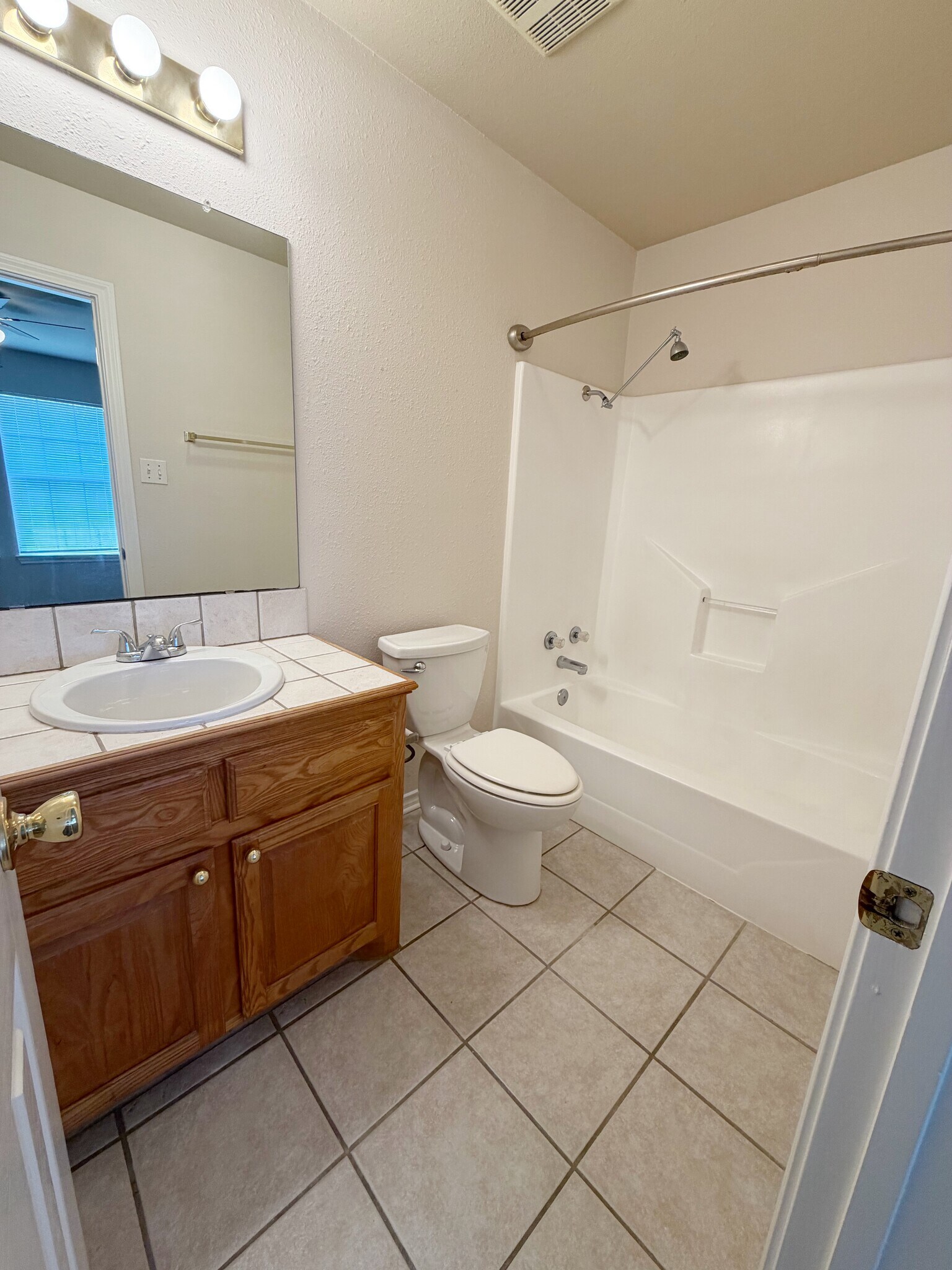 Primary Bath - 307 Sunset Blvd